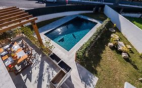 Beguest Sun & Pool House